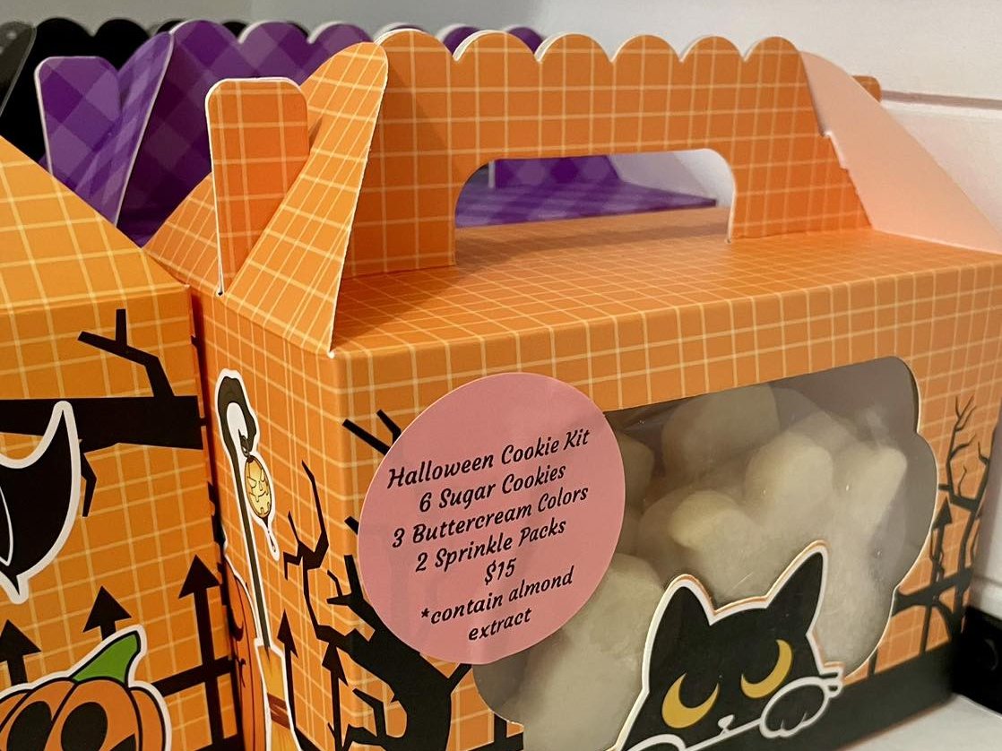 Halloween cookie decorating kit